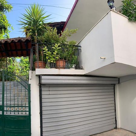 Christina'S House With 2 Bedrooms And Free Parking Gjirokastër المظهر الخارجي الصورة