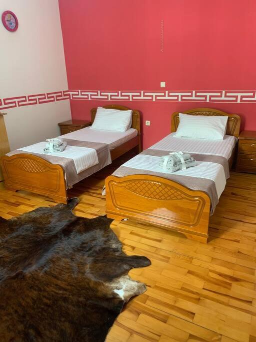 Christina'S House With 2 Bedrooms And Free Parking Gjirokastër المظهر الخارجي الصورة